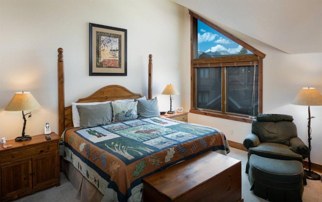 Photo of Bedroom in Four O'Clock