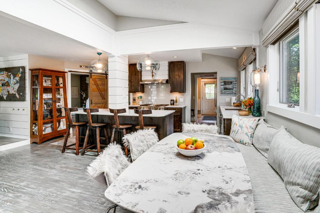 Photo of Livingroom in Historic District