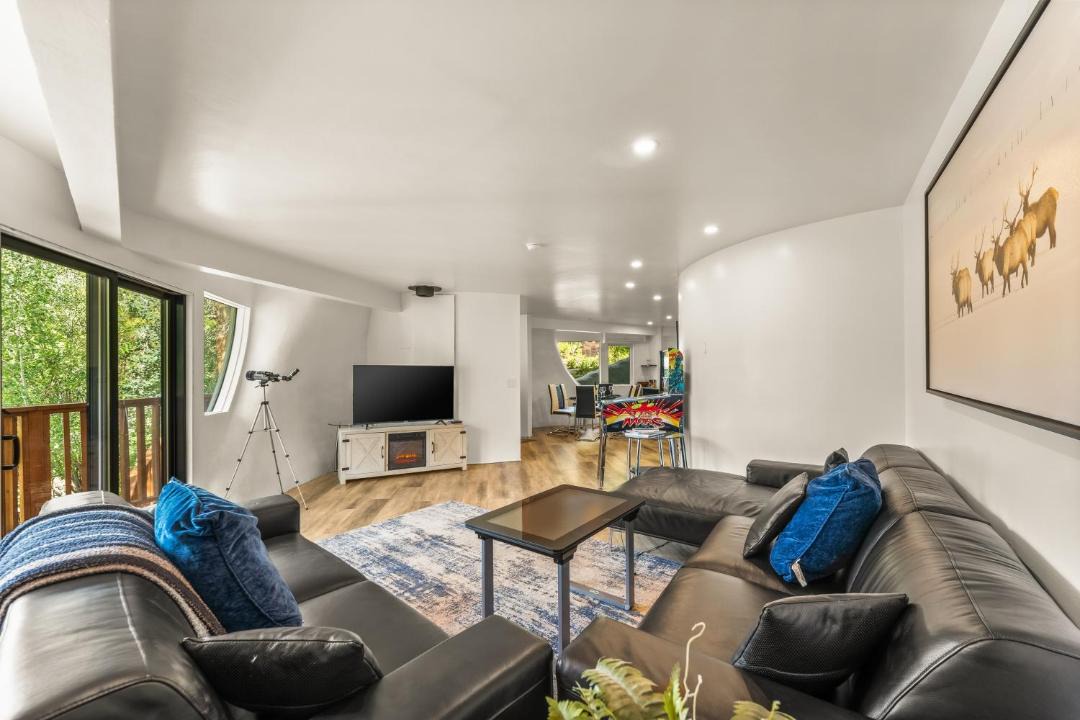 Photo of Livingroom in Intermountain