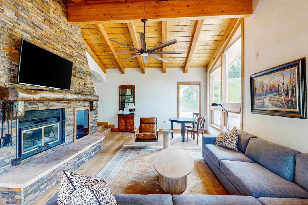 Photo of Livingroom in Highland Meadows
