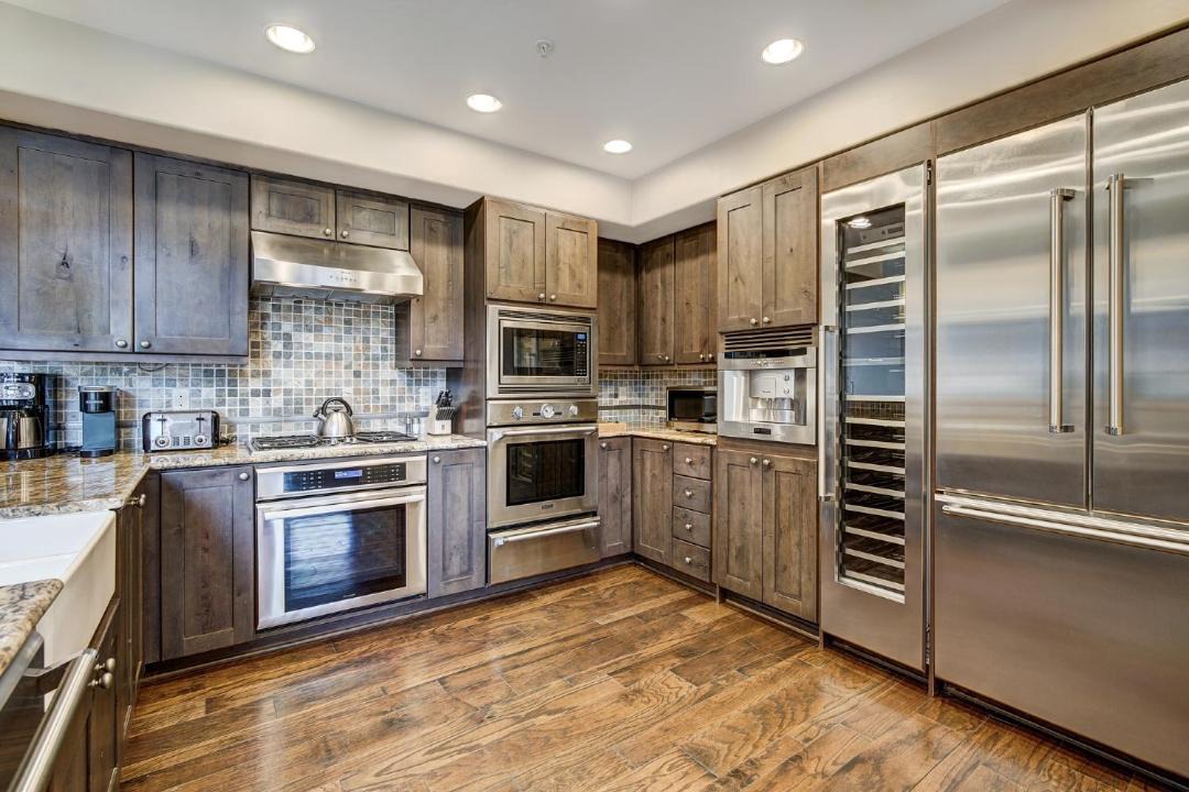 Photo of Kitchen in Peak 8