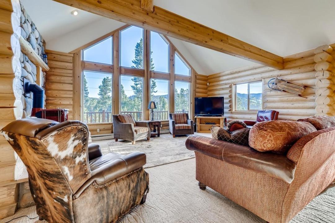 Photo of Livingroom in Breckenridge Heights