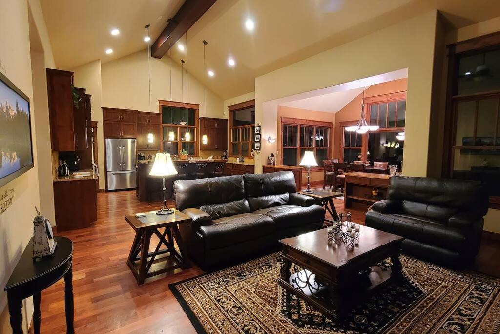 Photo of Livingroom in Cerise Ranch