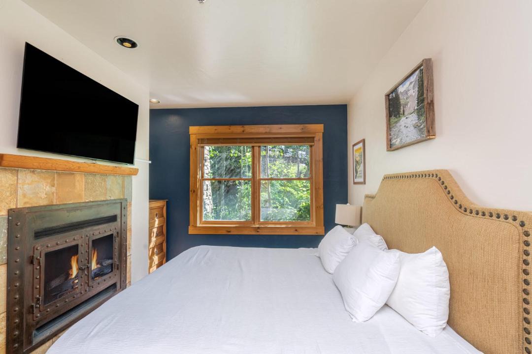 Photo of Bedroom in Mountain Village