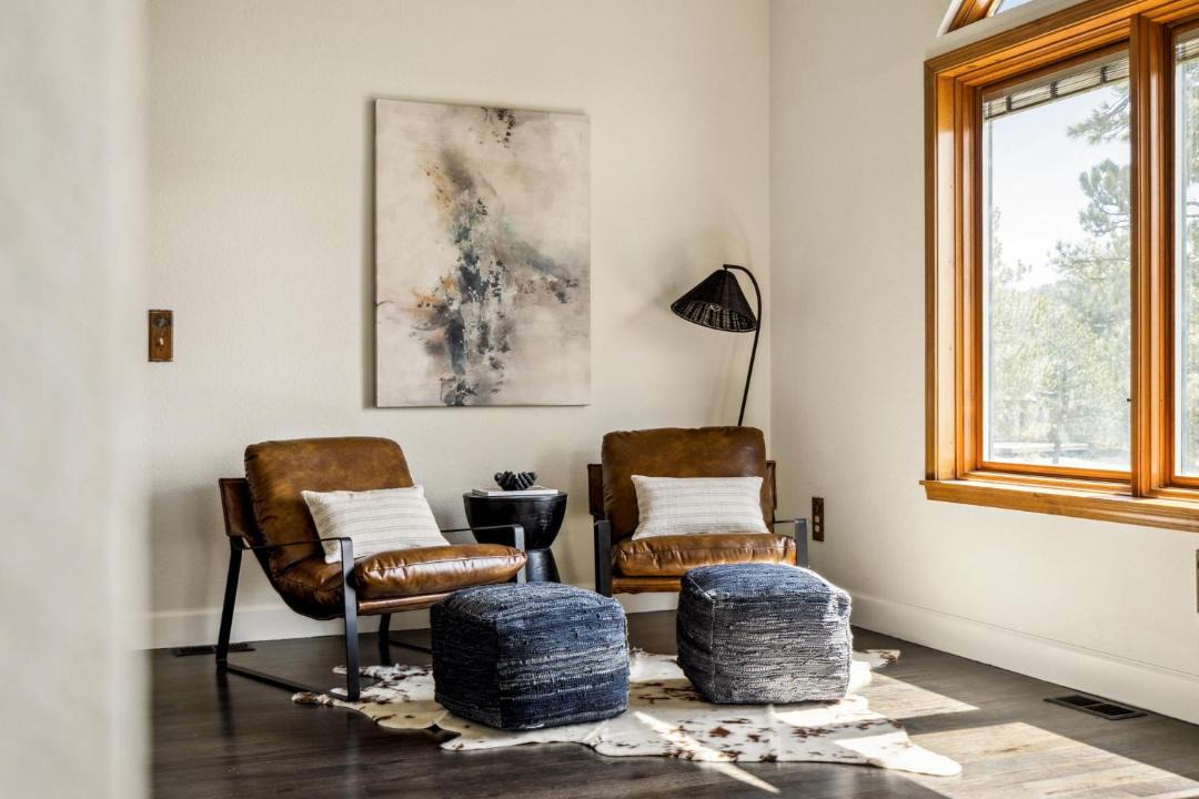 Photo of Livingroom in Evergreen