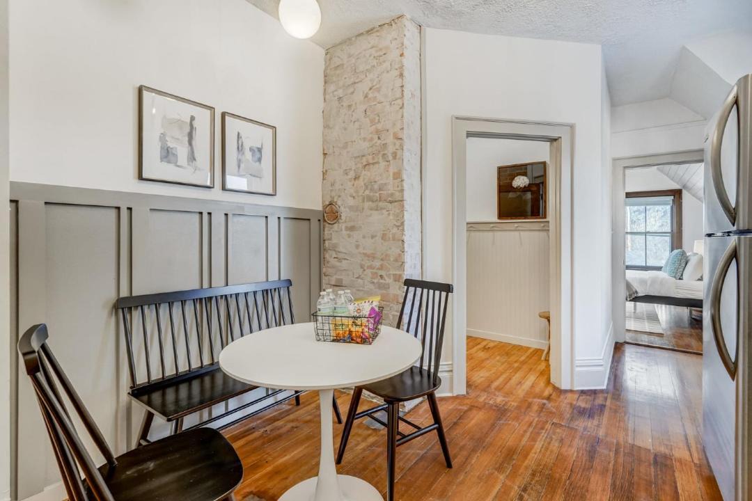 Photo of Livingroom in Old North End