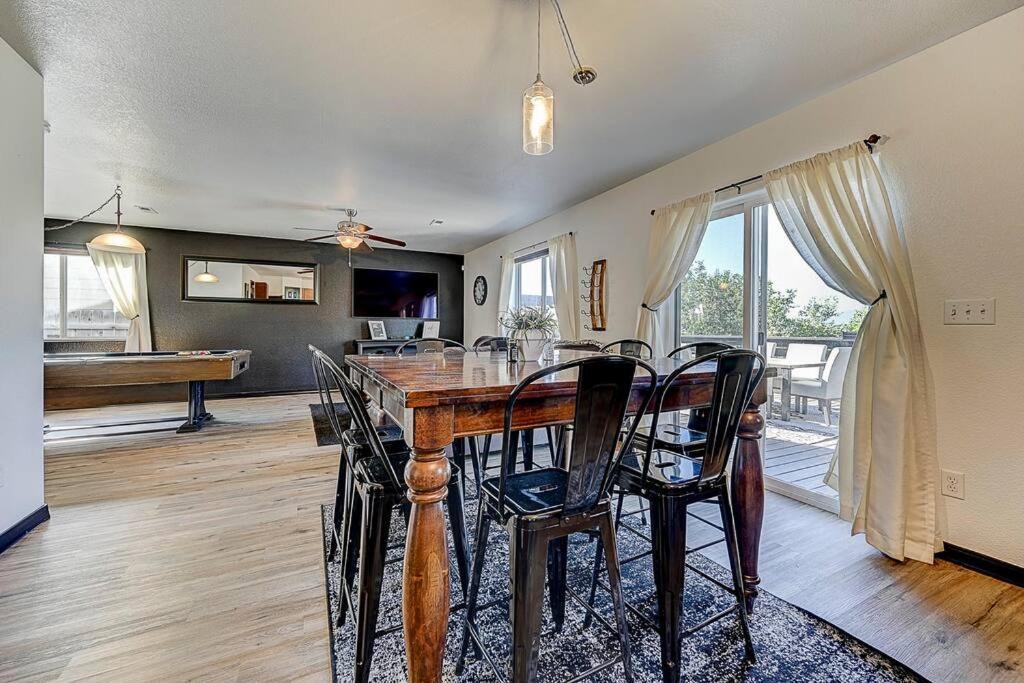 Photo of Livingroom in Southeast Colorado Springs