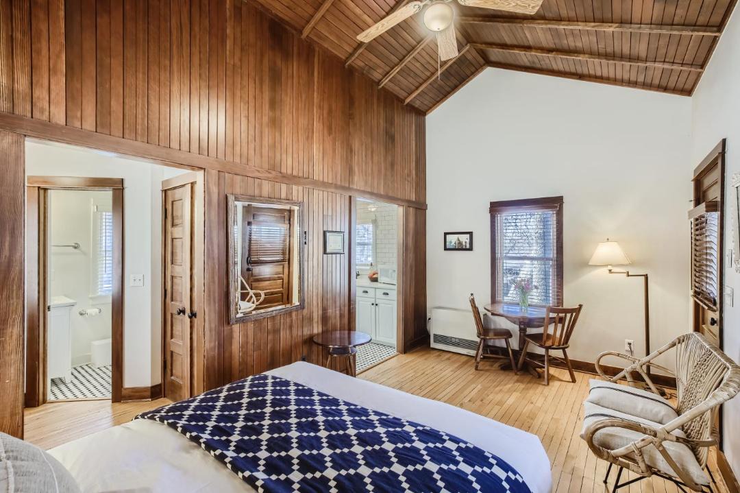 Photo of Bedroom in Central Boulder