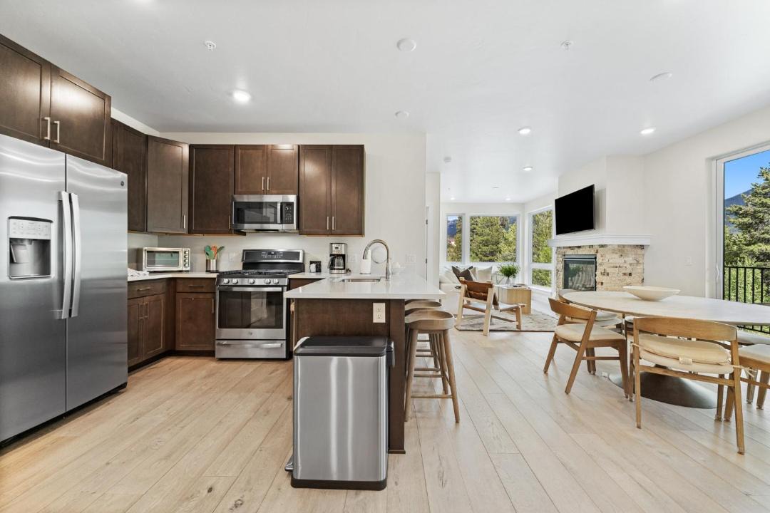 Photo of Kitchen in Lakeside Village