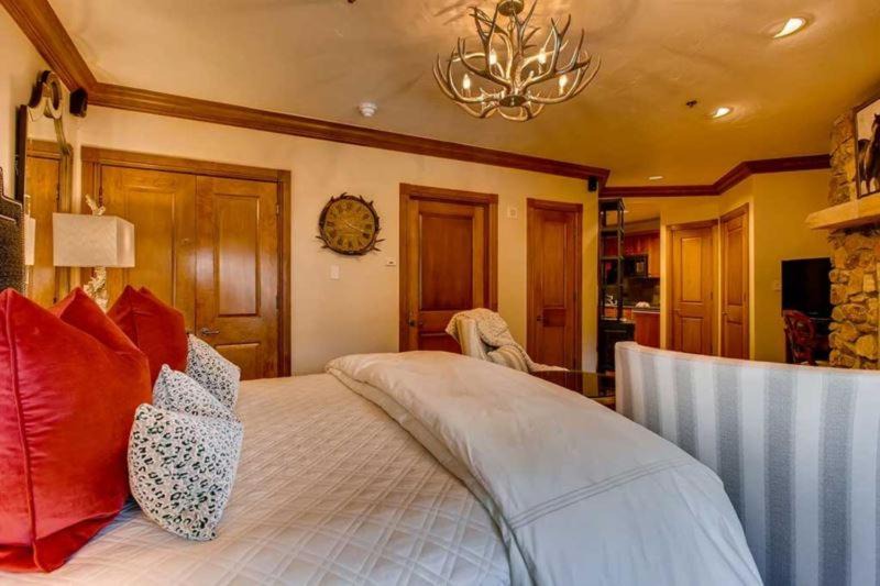 Photo of Bedroom in Highlands Townhomes