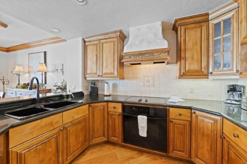 Photo of Kitchen in Highlands Townhomes