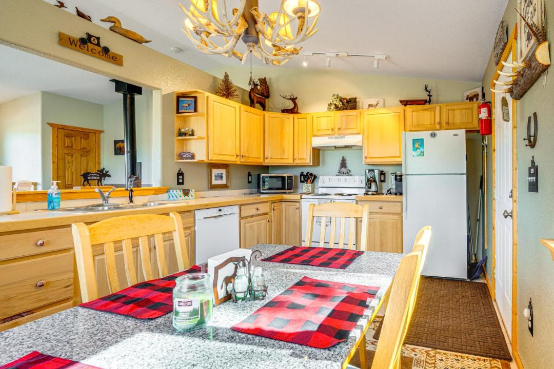 Photo of Kitchen in Indian Mountain