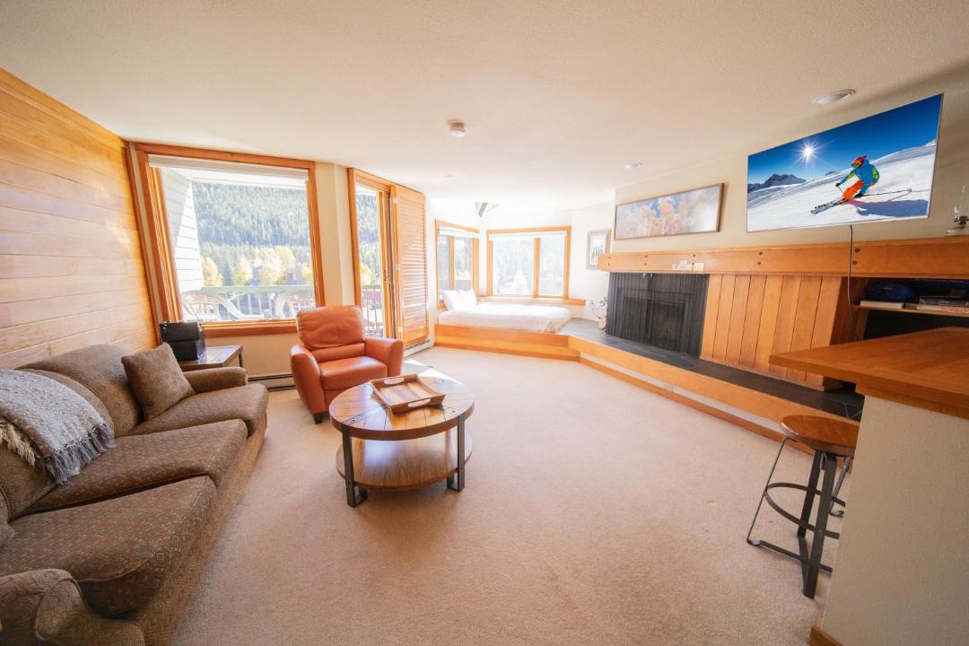 Photo of Livingroom in Lakeside Village