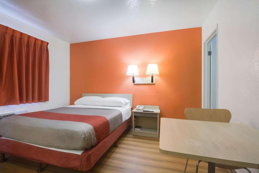 Photo of Bedroom in North Alameda