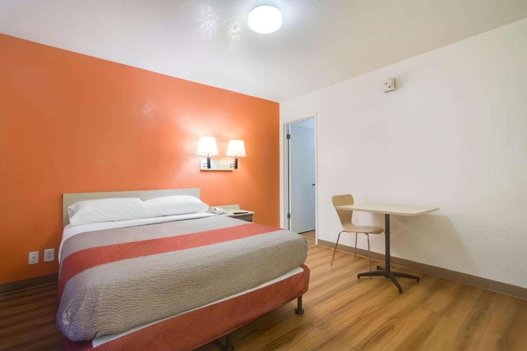 Photo of Bedroom in North Alameda