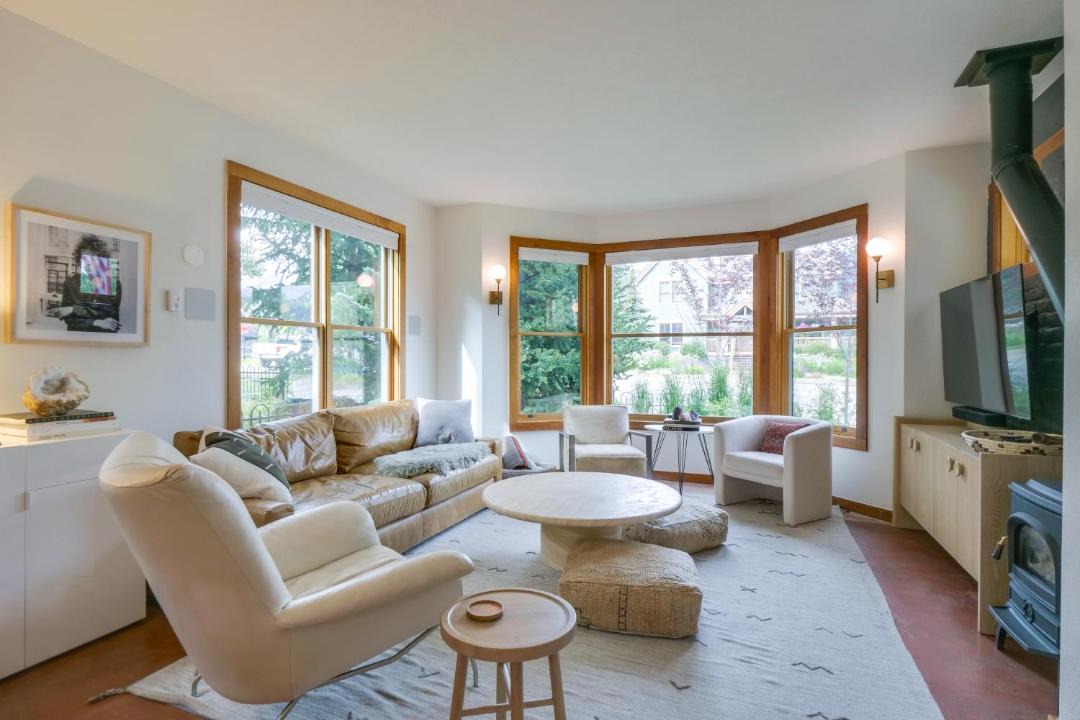 Photo of Livingroom in Historic District