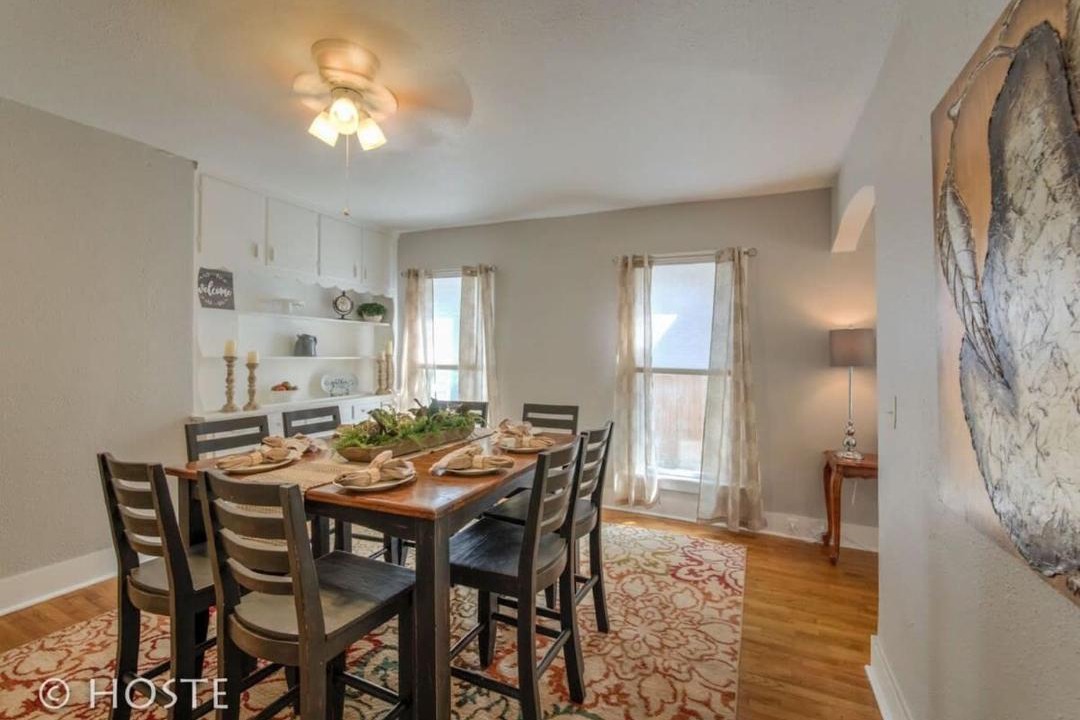 Photo of Livingroom in Central Colorado Springs