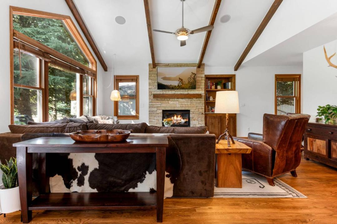 Photo of Livingroom in Eagle-Vail