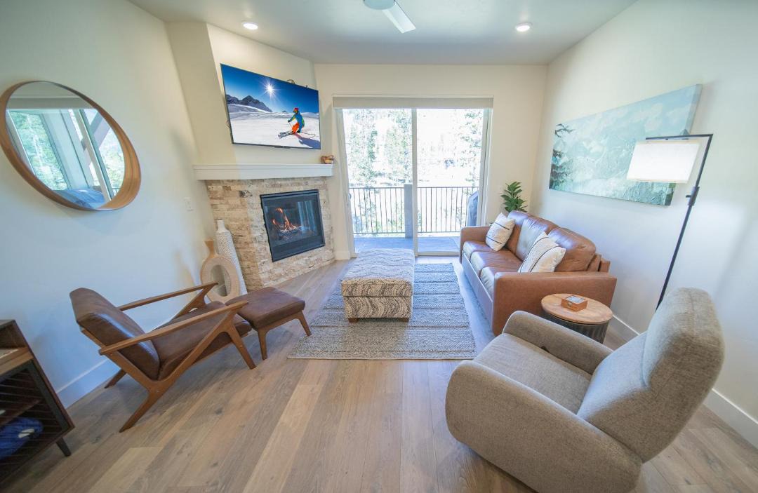 Photo of Livingroom in Lakeside Village