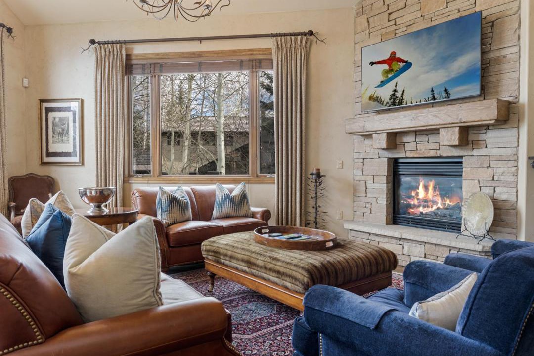 Photo of Livingroom in Edwards
