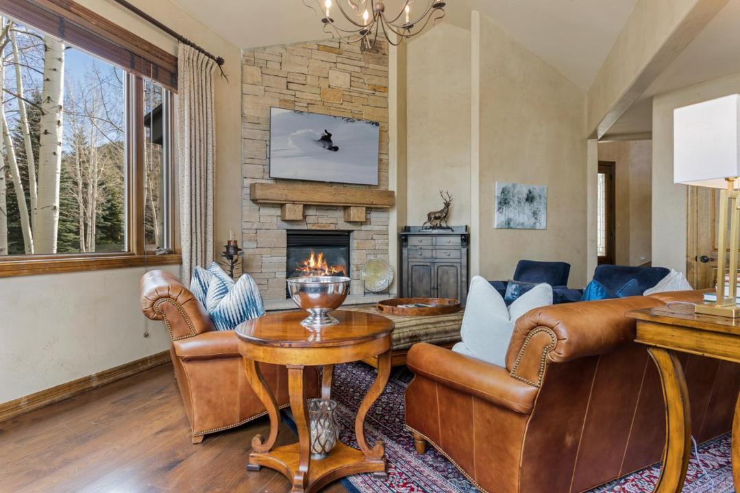 Photo of Livingroom in Edwards
