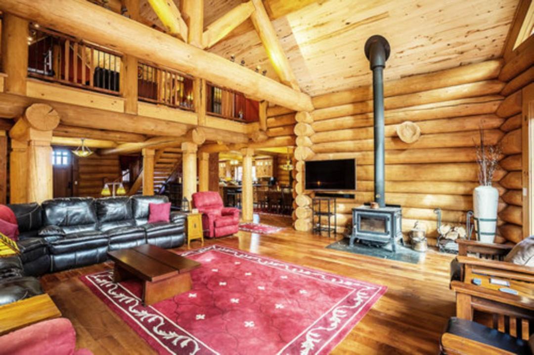 Photo of Livingroom in South Fork