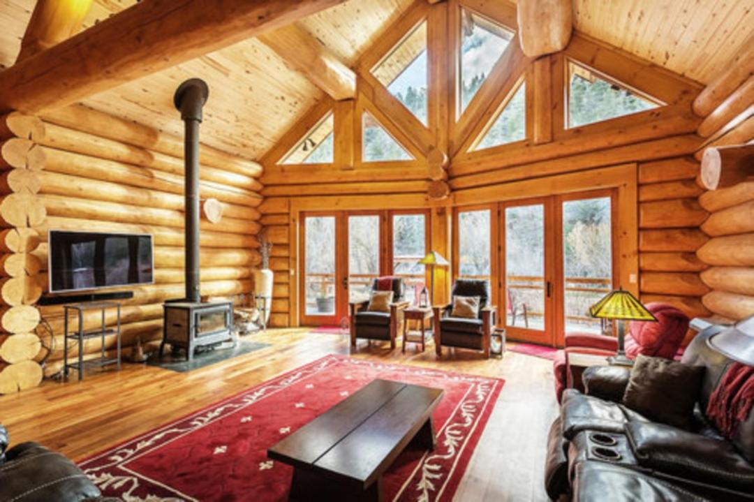 Photo of Livingroom in South Fork
