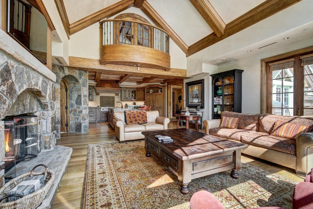 Photo of Livingroom in Golden Peak