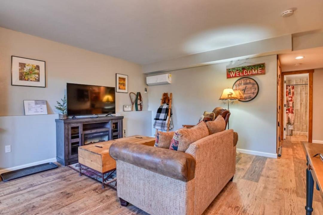 Photo of Livingroom in Green Mountain Falls