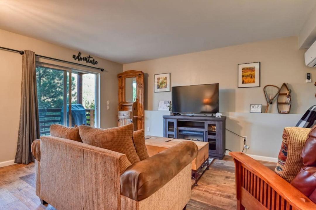 Photo of Livingroom in Green Mountain Falls