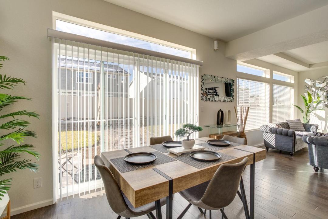 Photo of Livingroom in Aurora