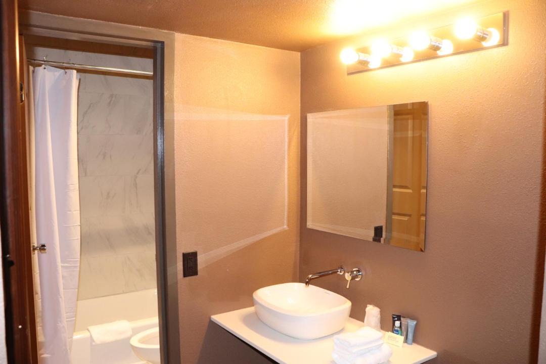 Photo of Bathroom in Lamar