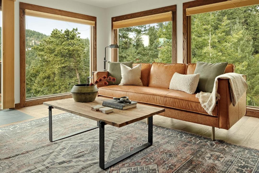 Photo of Livingroom in Hangen Ranch And M and B