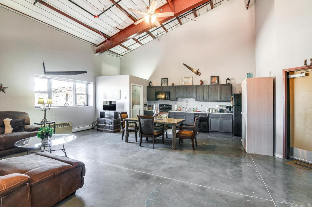 Photo of Livingroom in Del Norte