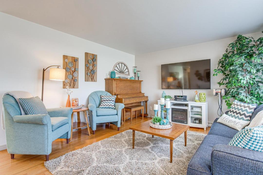 Photo of Livingroom in Lakewood