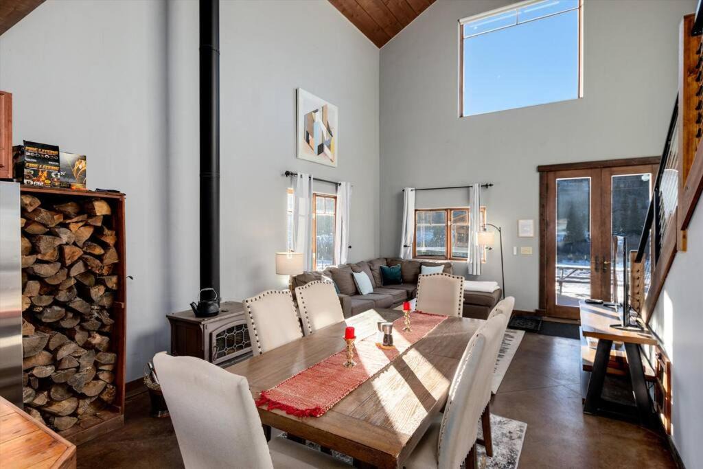 Photo of Livingroom in Alma