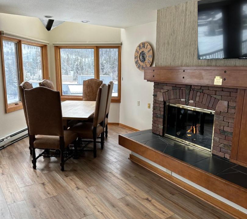 Photo of Livingroom in Lakeside Village