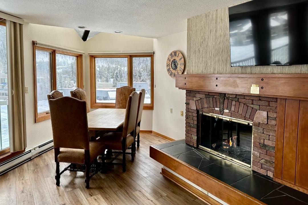 Photo of Livingroom in Lakeside Village