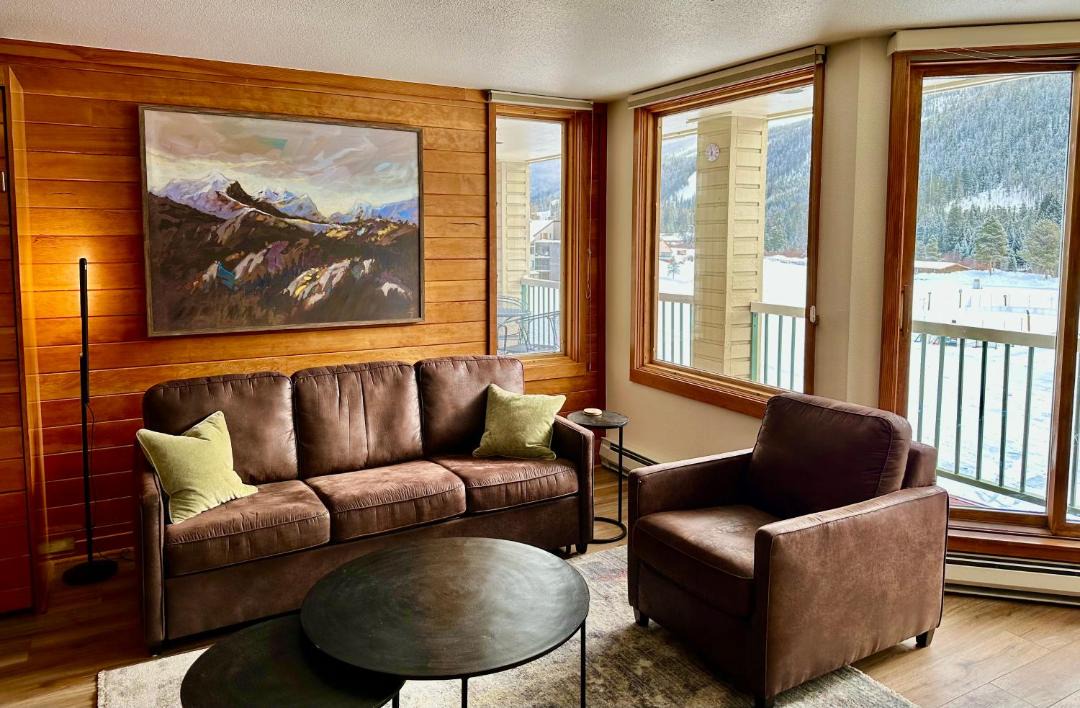 Photo of Livingroom in Lakeside Village