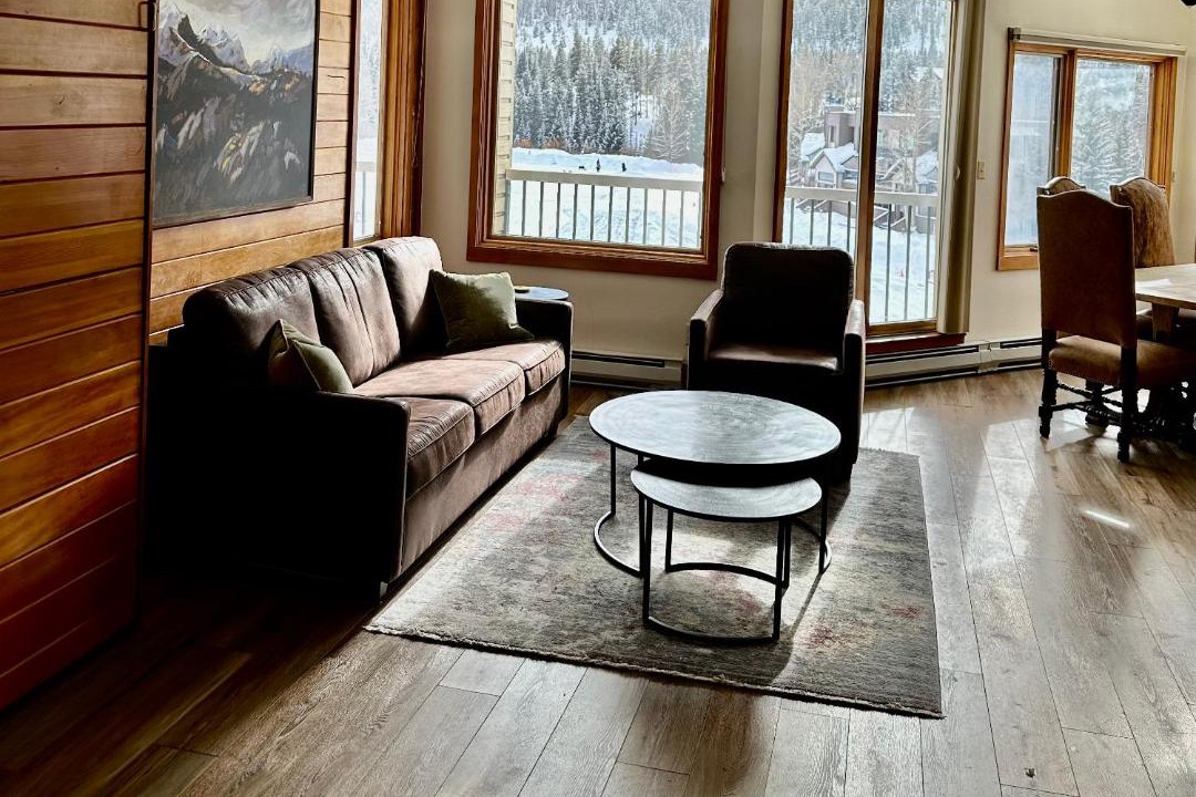 Photo of Livingroom in Lakeside Village
