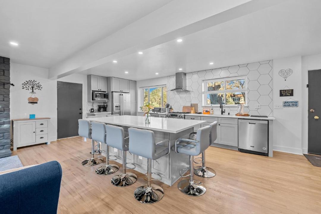 Photo of Kitchen in Mid-Lakewood