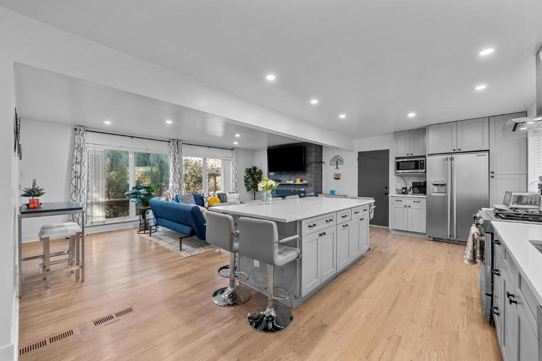 Photo of Kitchen in Mid-Lakewood