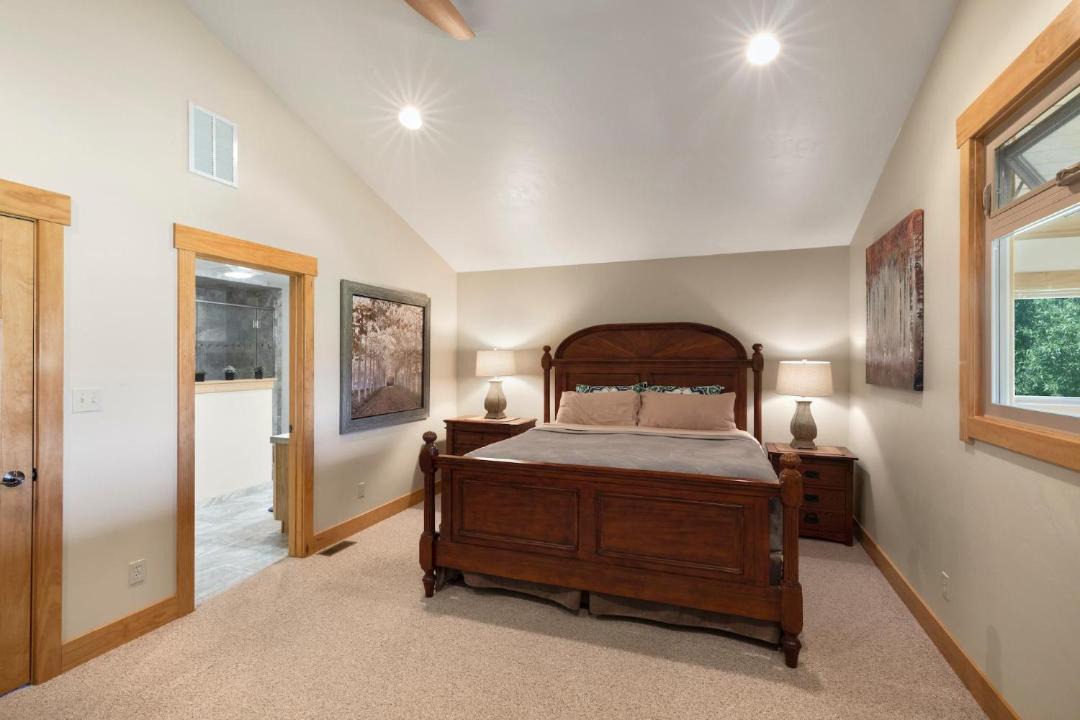Photo of Bedroom in South Fork