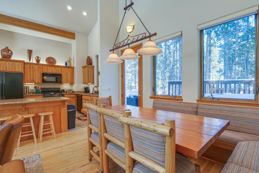 Photo of Livingroom in Warrior's Mark West