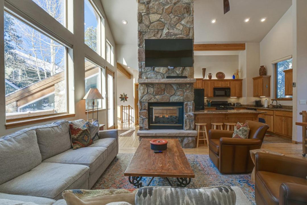 Photo of Livingroom in Warrior's Mark West