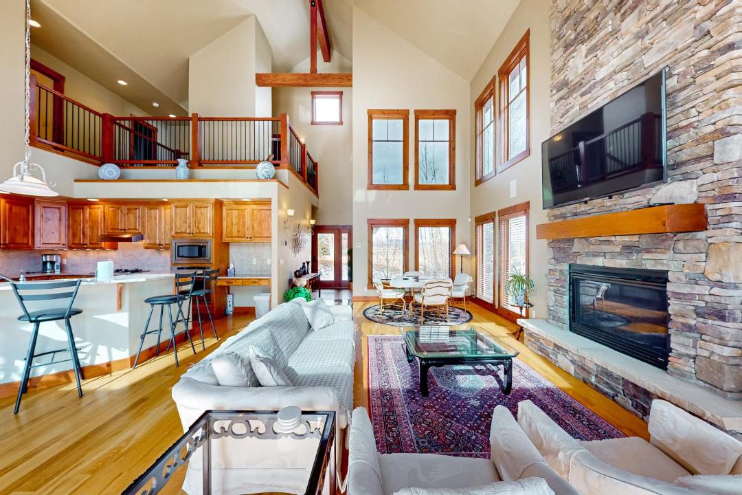 Photo of Livingroom in Grand Elk Ranch