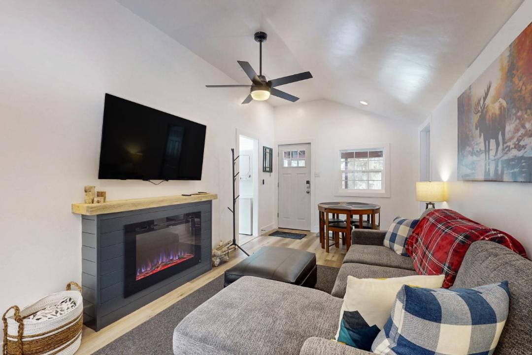 Photo of Livingroom in Grand Lake