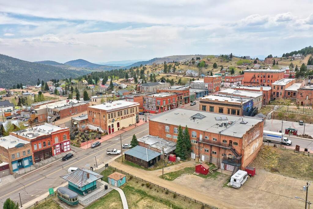 Photo of Others in Victor