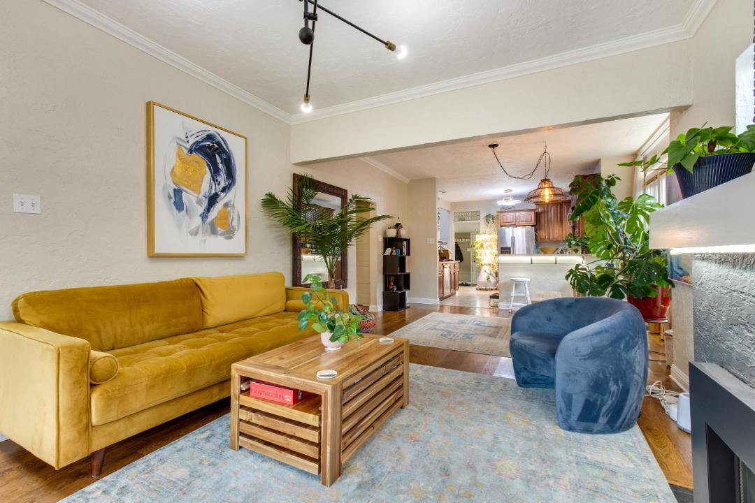 Photo of Livingroom in Sunnyside
