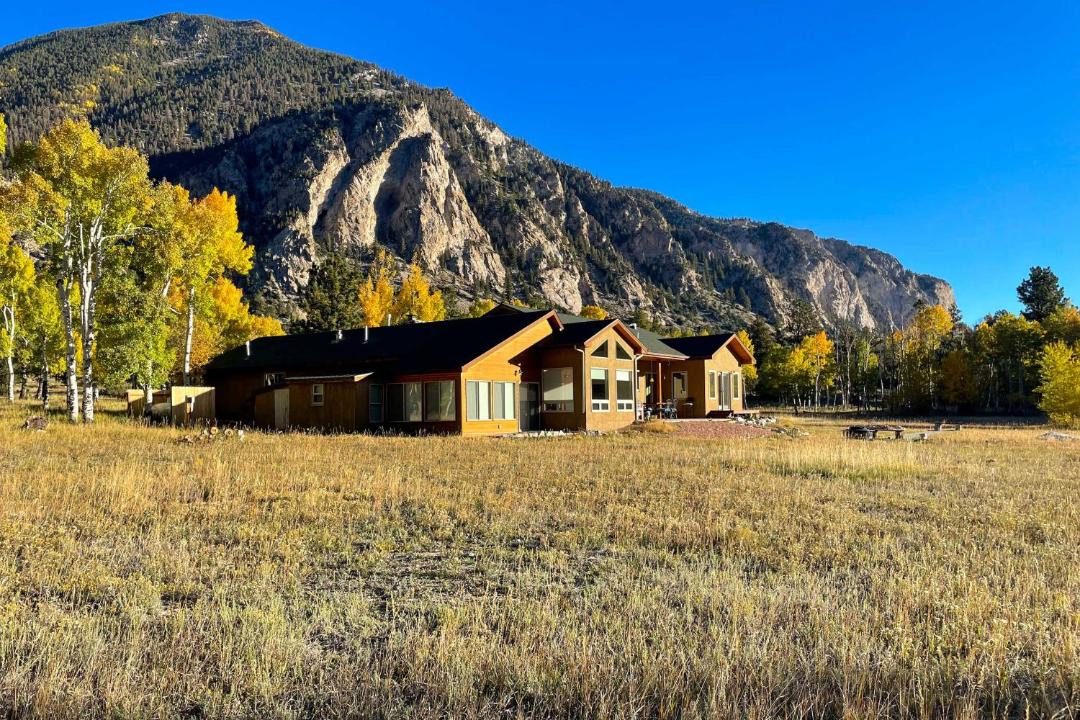 Photo of Buildings in Nathrop